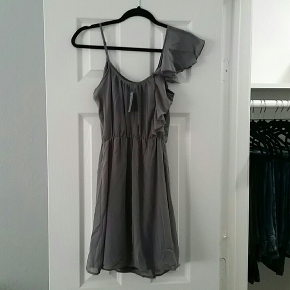 Dress - Picture 2 of 4